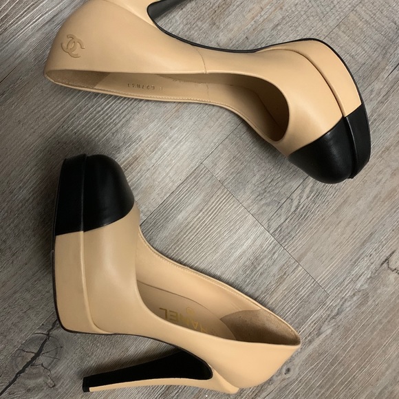 Chanel Heels - Picture 2 of 9